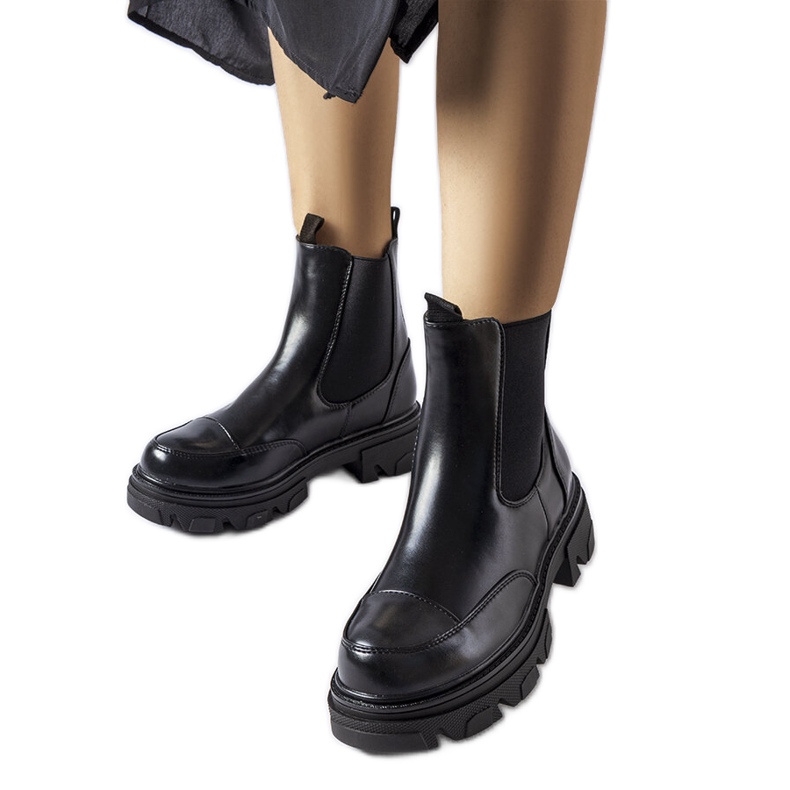 Inna Schwarze Slip-On-Stiefel von Albany