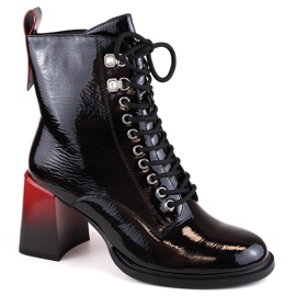 Schwarz lackierte Damenstiefel mit hohem Absatz D&amp;A S.Barski Premium Collection MR870-06