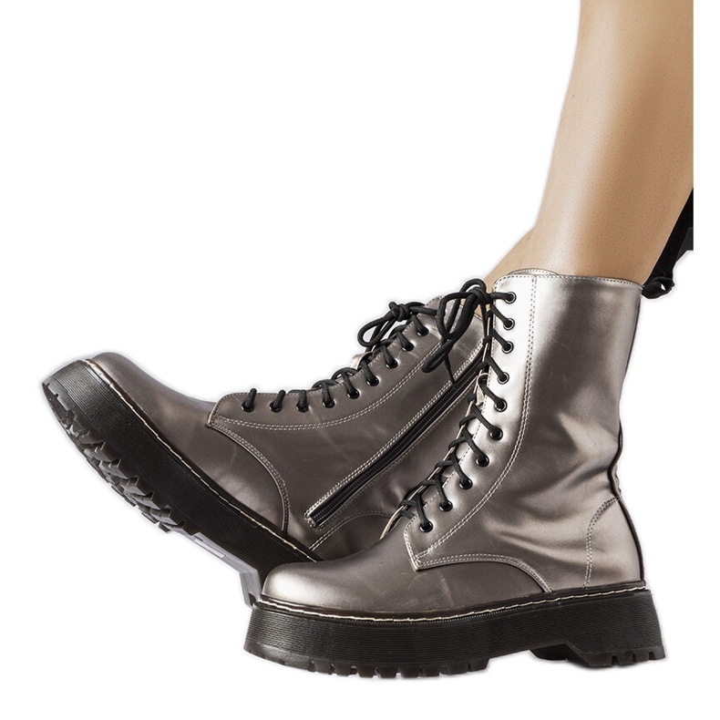 Braune Metallarbeiter von Calcirelli