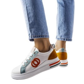 Inna Weiße Sneaker mit bunten Einsätzen von Passaic