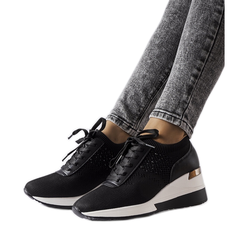 Inna Schwarze Keilsneaker mit Strasssteinen von Vala