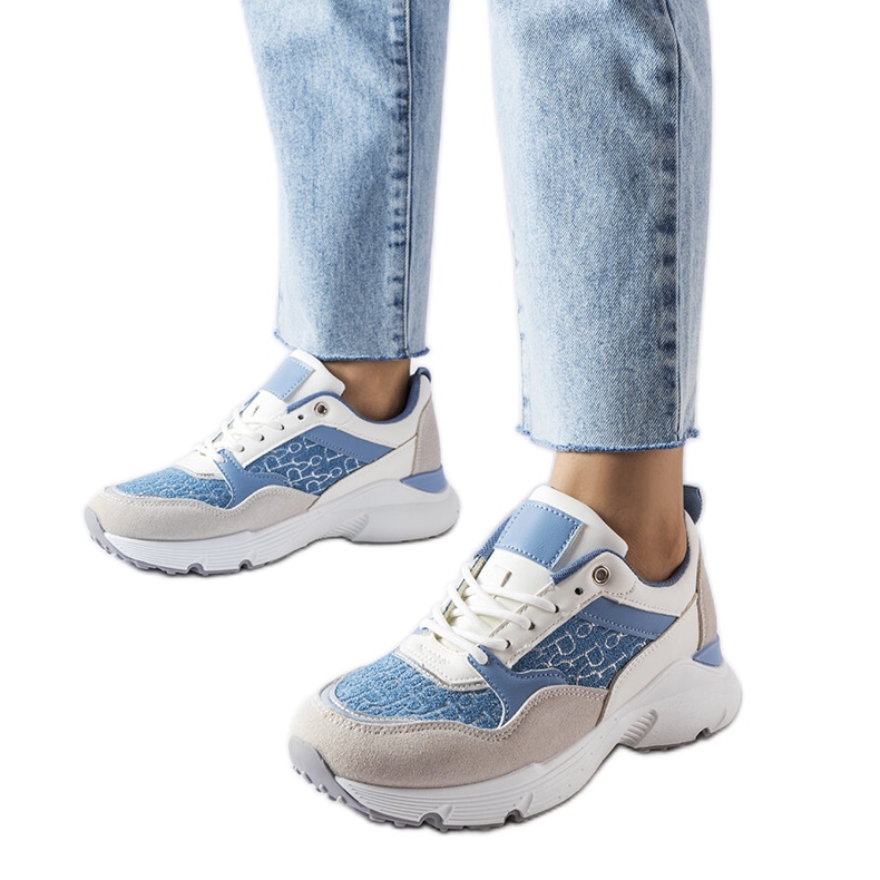 Blau-weiße Schuhe mit silbernen Details von Rio