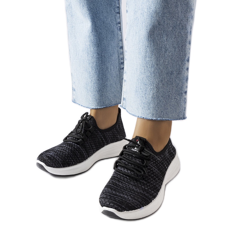 Schwarze Stoffsneaker von Tommaso