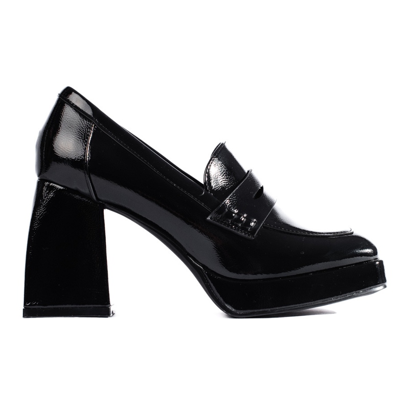 Schwarze Lackschuhe mit hohen Absätzen von Shelovet