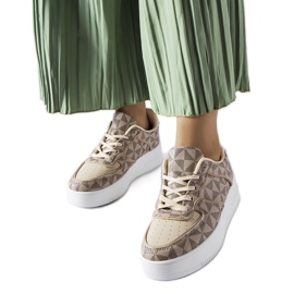 Inna Beigefarbene Sneakers, verziert mit dem Sands-Monogramm