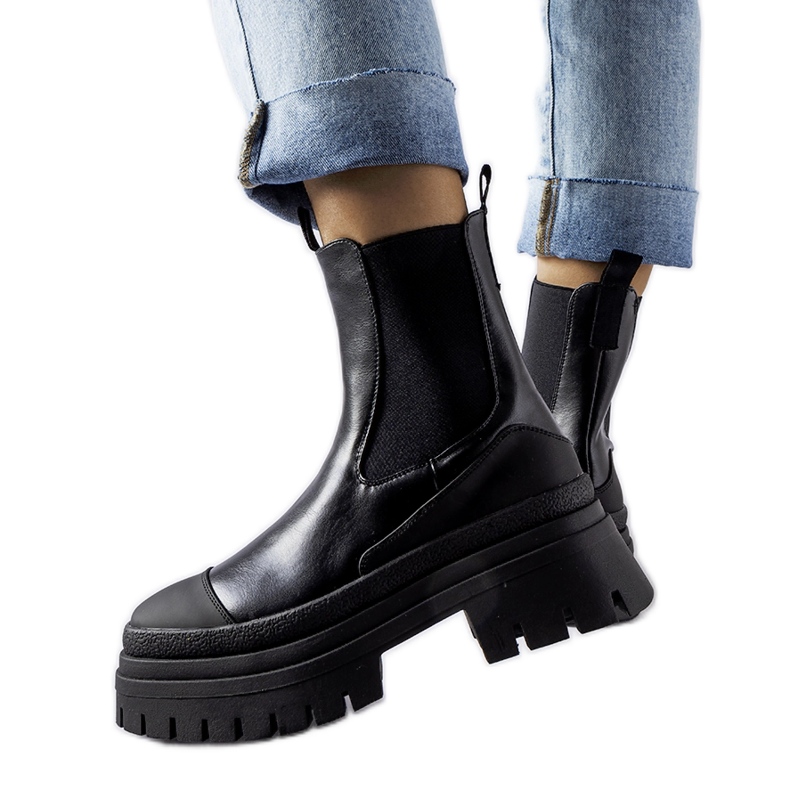 Schwarze, massive Slip-On-Stiefeletten von Wexford