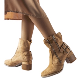 Beige Stiefeletten mit lockerem Obermaterial von Plourde