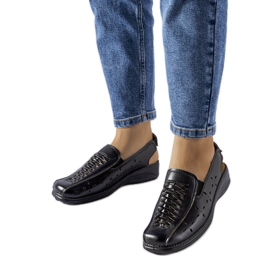 Schwarze durchbrochene Glafi-Sandalen