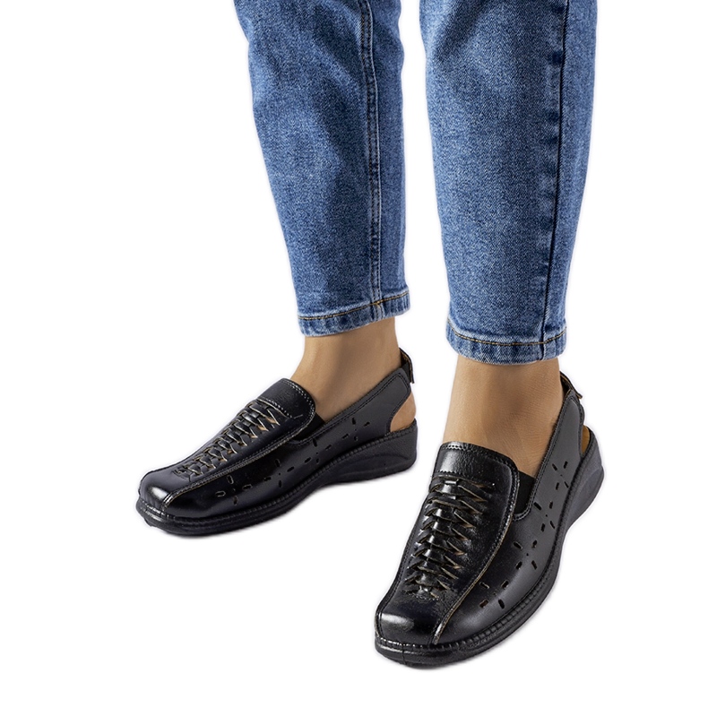 Schwarze durchbrochene Glafi-Sandalen