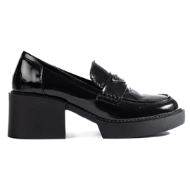 Schwarze Lackschuhe von Shelovet mit hohen Absätzen