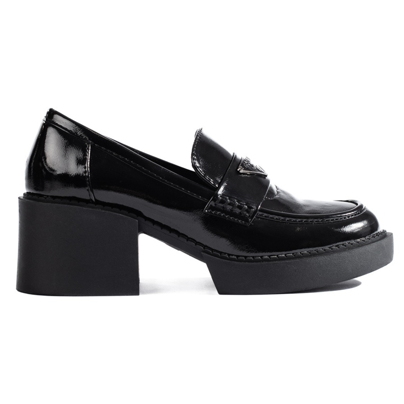 Schwarze Lackschuhe von Shelovet mit hohen Absätzen