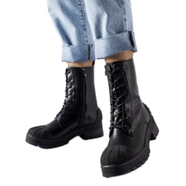 Schwarze Arbeiterschuhe mit dicker Manara-Sohle