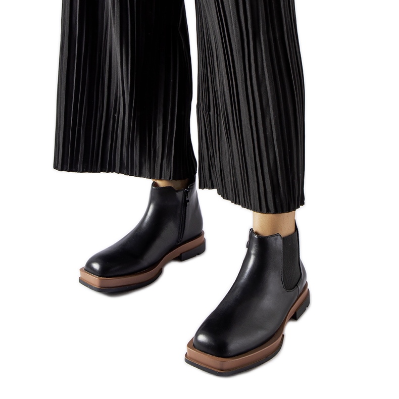 Flache schwarze Tarquinia-Stiefel