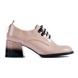 Lack-Schnürschuhe in Beige mit hohen Absätzen von Shelovet