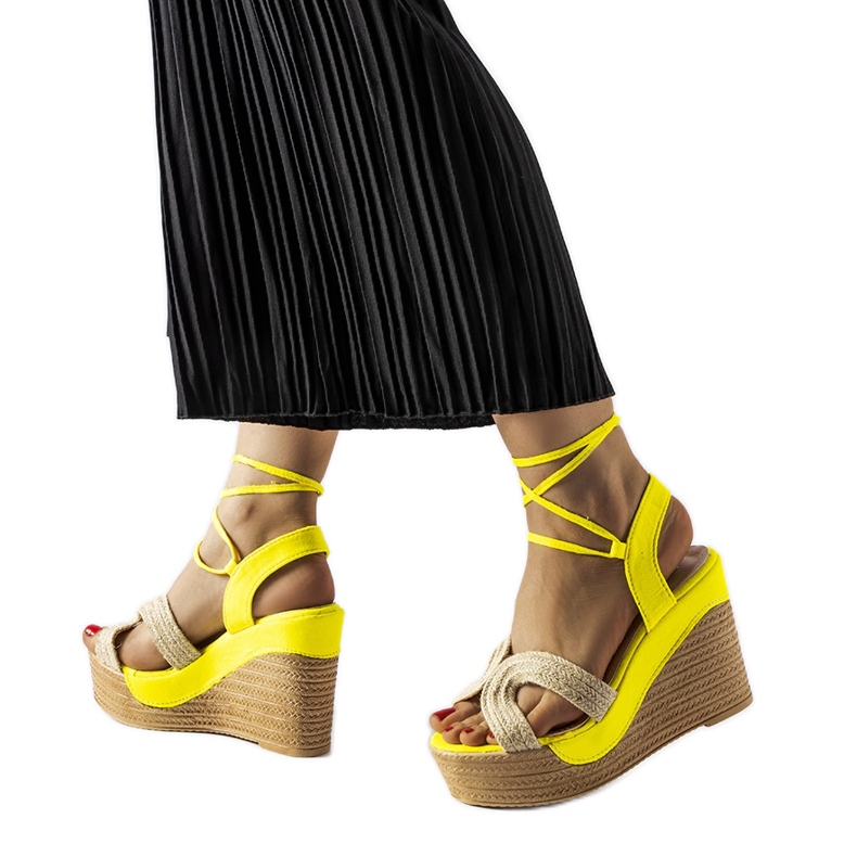 Gelbe Espadrilles mit Berta-Wedges beige