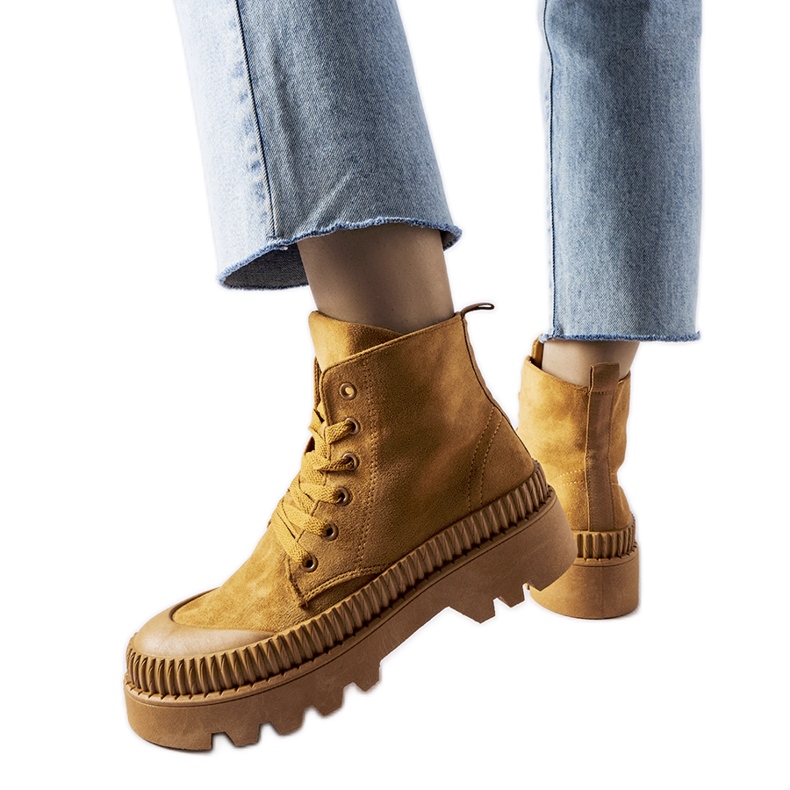 Inna Braune High-Top-Sneakers aus Öko-Wildleder Aida