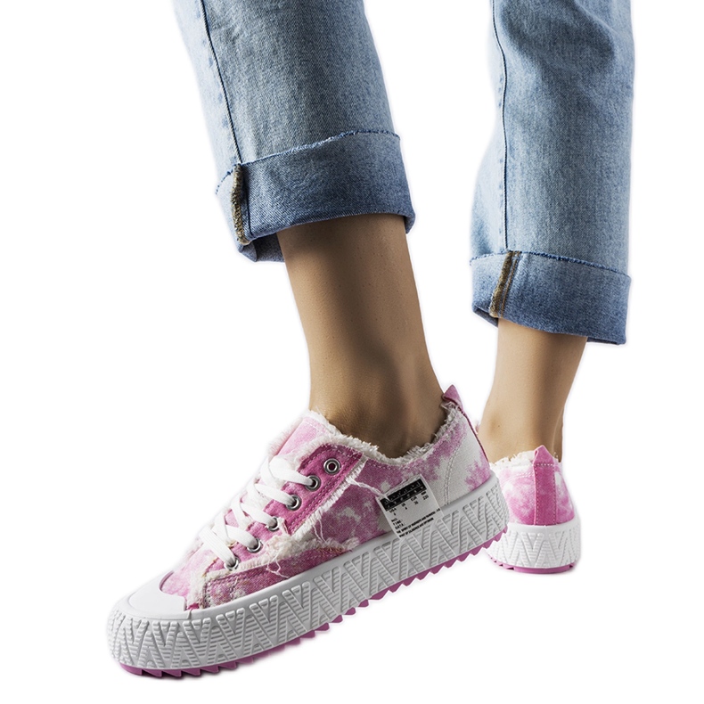 Inna Blaue Sneaker mit Abschürfungen von Safiy