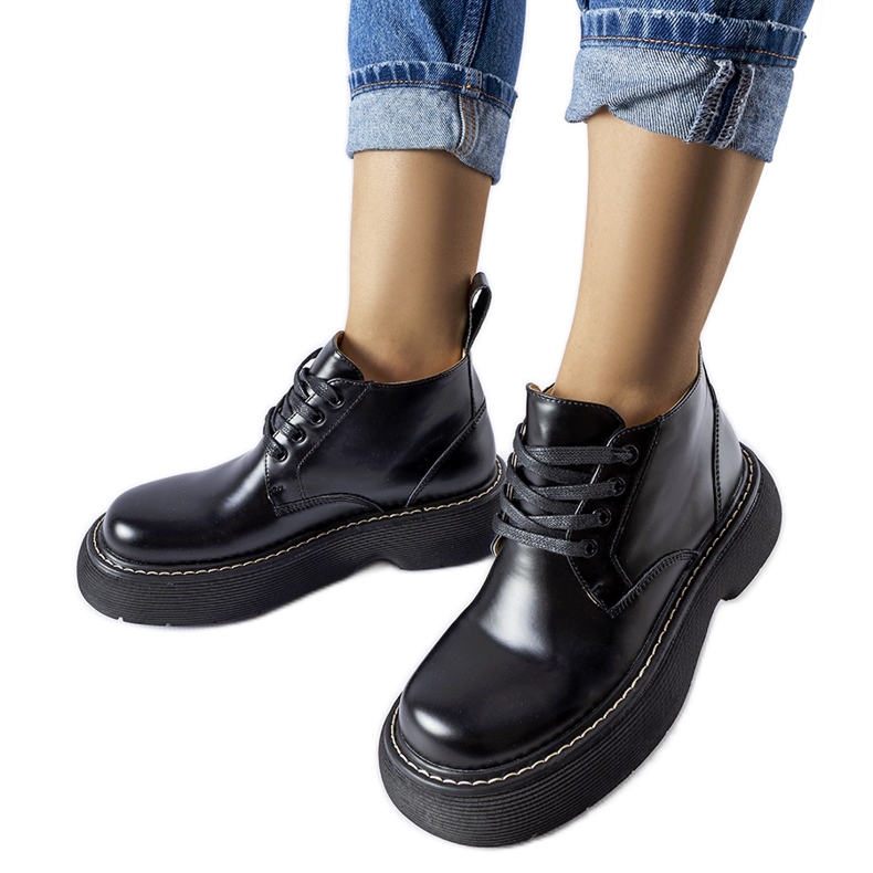 Schwarze kurze klassische Aristide-Arbeiter