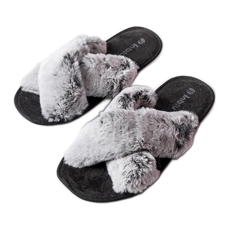 Graue Hausschuhe mit Fell von Domenica