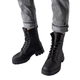 Inna Schwarze Sneakers mit mattem Thiery-Finish