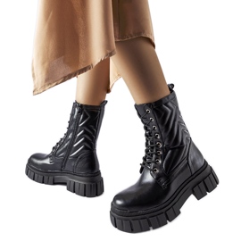 Schwarze Arbeiterstiefel mit Fiacre-Steppung verziert