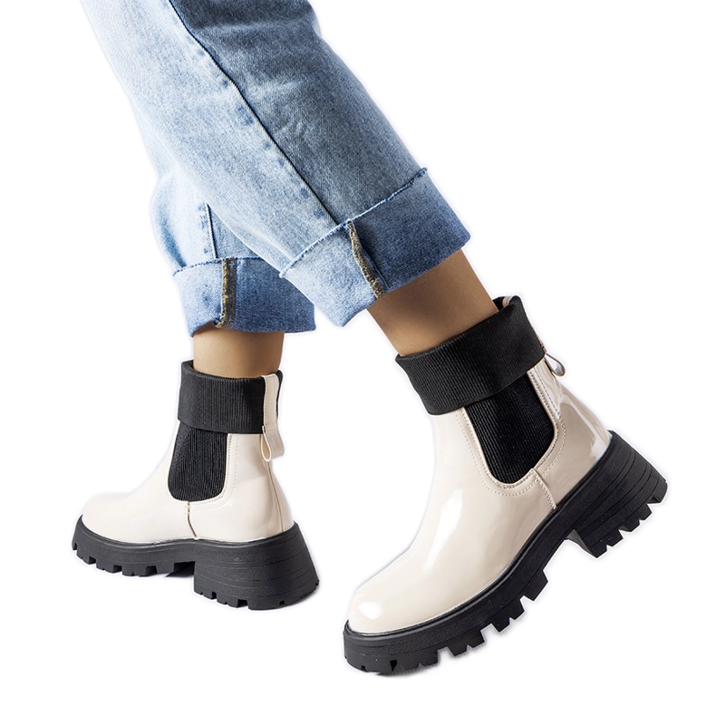 Beigefarbene Worker-Slipper-Stiefel von Breolungi