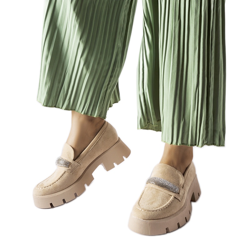 Beige Mokassins mit massiver Macario-Sohle