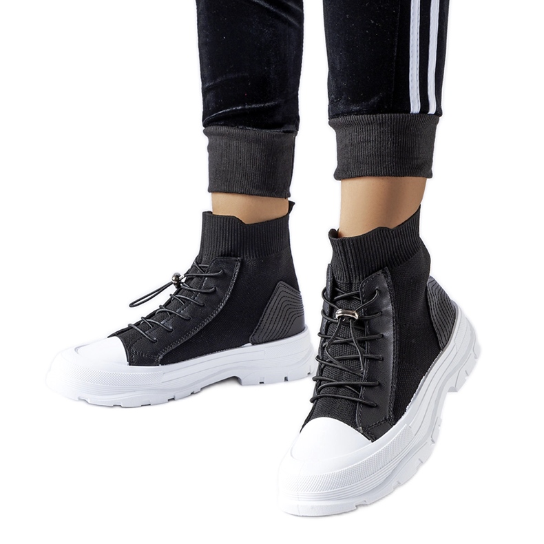 Inna Schwarze Fredo-Sneaker mit hohen Socken