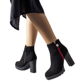 Schwarze Satin-Stiefeletten von Rogeno