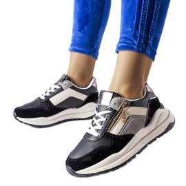 Weiße und schwarze Cecchi-Sneaker