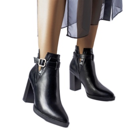 Schwarze Stiefeletten mit hohen Absätzen von Whitman