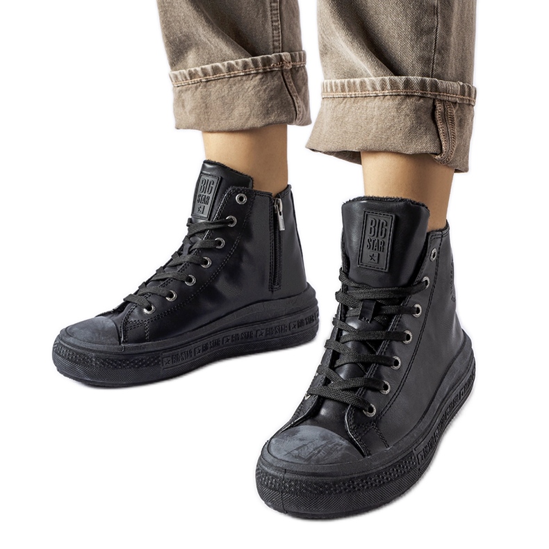 Schwarze isolierte Sneakers Big Star MM274023