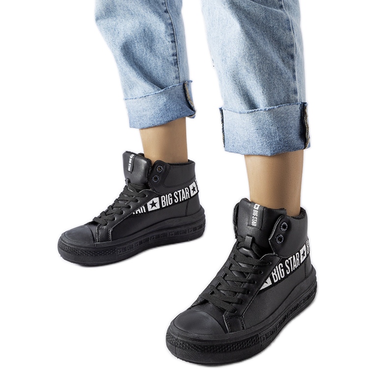 Schwarze isolierte Sneakers Big Star MM274010