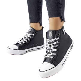 Schwarze isolierte Sneakers Big Star KK274598