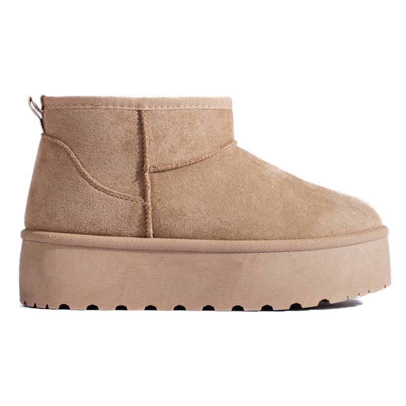 Kurze beige Schneestiefel auf der Shelovet-Plattform