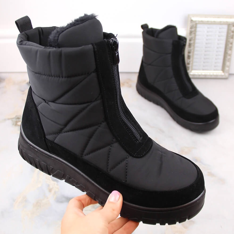 Isolierte schwarze Damen-Schneestiefel mit Reißverschluss T.Sokolski Z23-348