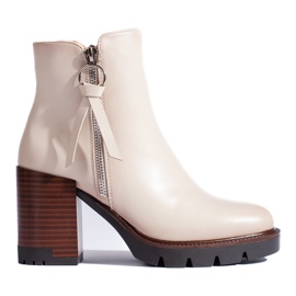Hellbeige klassische Stiefeletten von Vinceza