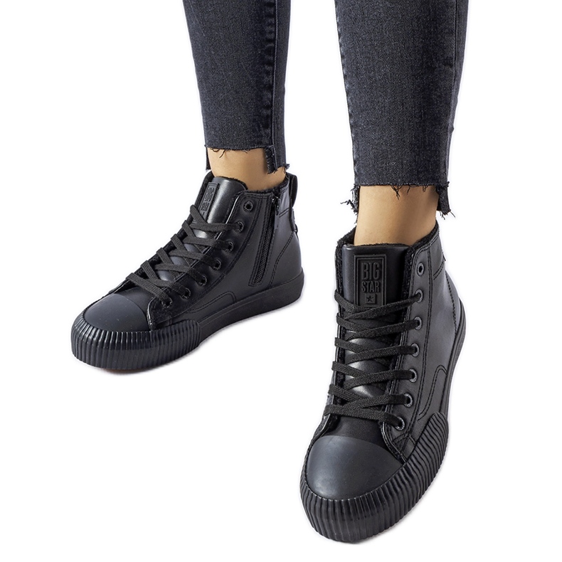 Schwarze isolierte Sneakers Big Star MM274020