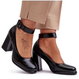 WS1 Schwarze Pumps mit Absatz und Schnalle Idovana