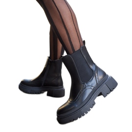 Schwarze Stiefeletten mit Castella-Nähten verziert