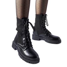 Schwarze Sockenstiefeletten mit Emanuele-Strasssteinen