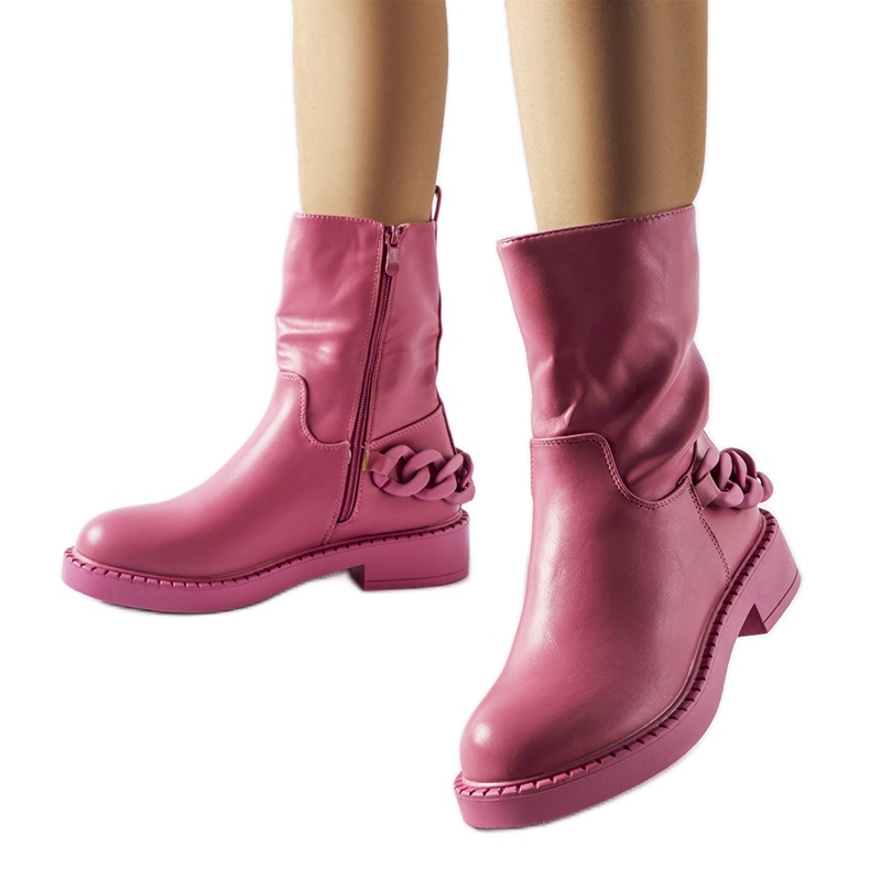 Inna Rosa isolierte Stiefeletten mit Kette Linera