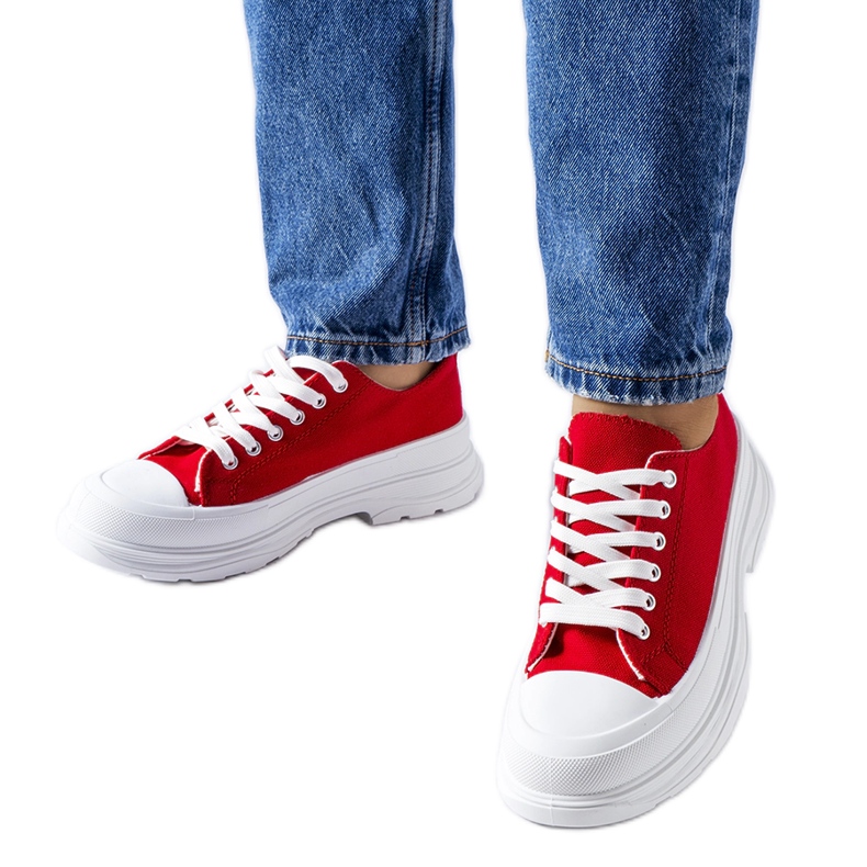 Rote Sneakers mit sportlicher Bettole-Sohle