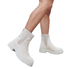 Inna Beigefarbene Slip-on-Stiefeletten von Adalrico