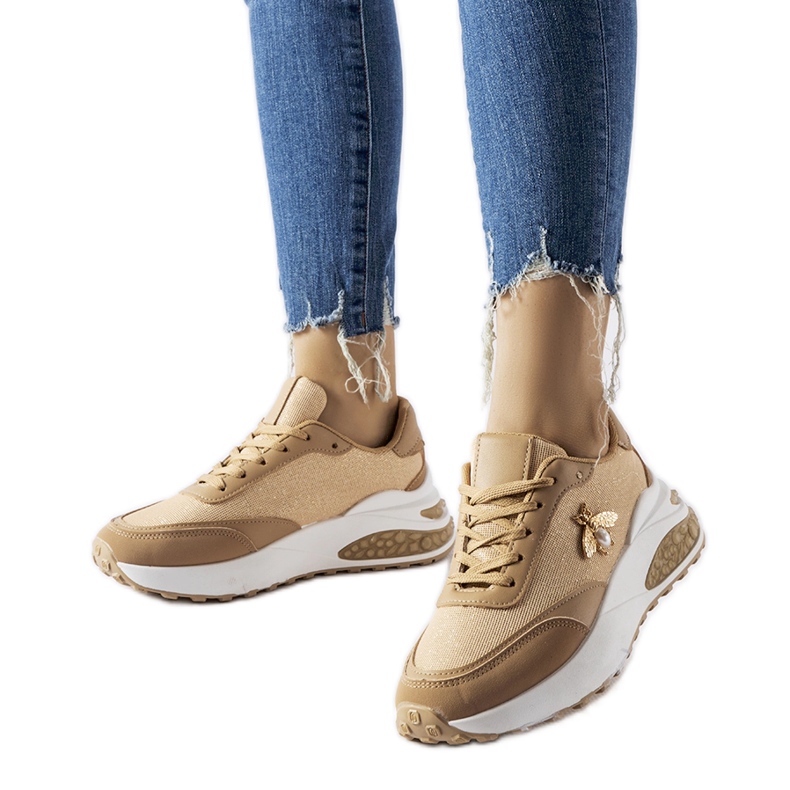 Braun-weiße Sneakers mit dekorativem Acciano-Faden