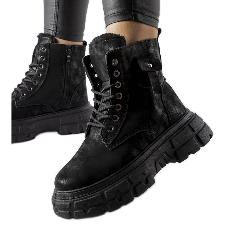 Inna Schwarze isolierte Stiefel auf der Lina-Plattform