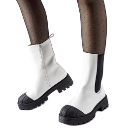 Weiße, klassische, isolierte Porcigatone-Stiefel