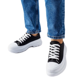 Schwarze Sneakers mit sportlicher Bettole-Sohle