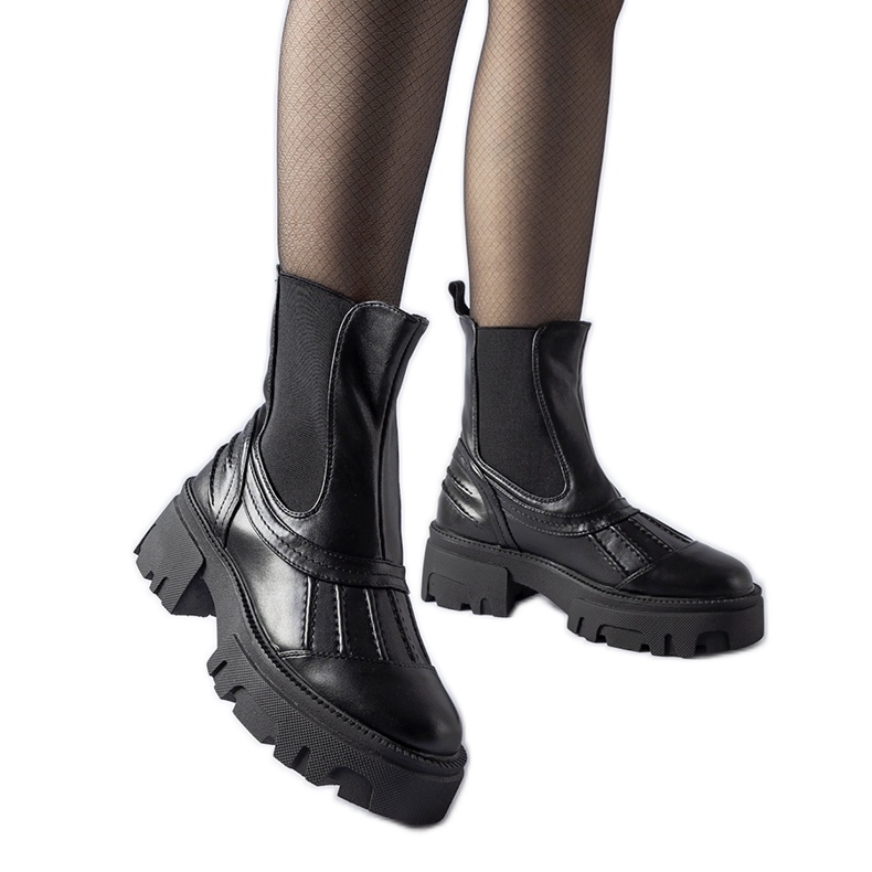 Schwarze, massiv isolierte Carruba-Arbeiter