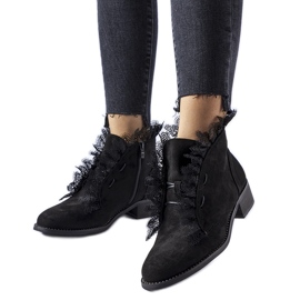 Schwarze Stiefeletten mit Strasssteinen und Spitze von Belviglieri